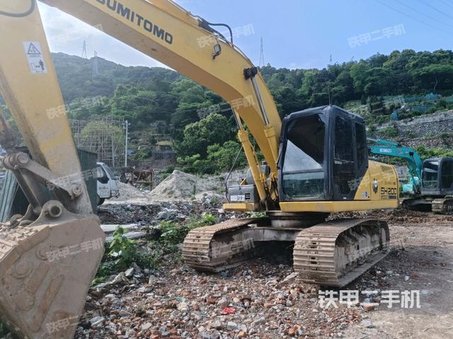 住友SH200-5挖掘机