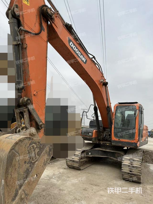 斗山DX215-9CN挖掘机