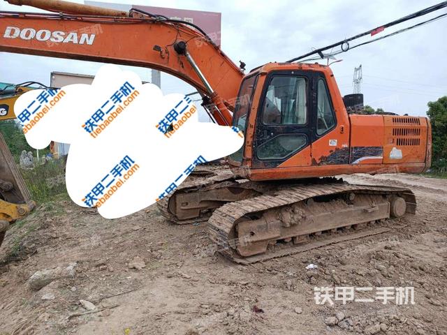 斗山DH220LC-7挖掘机