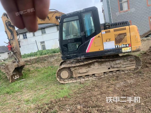 三一重工SY135C挖掘机