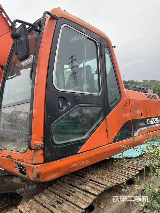 斗山DH225LC-7挖掘机