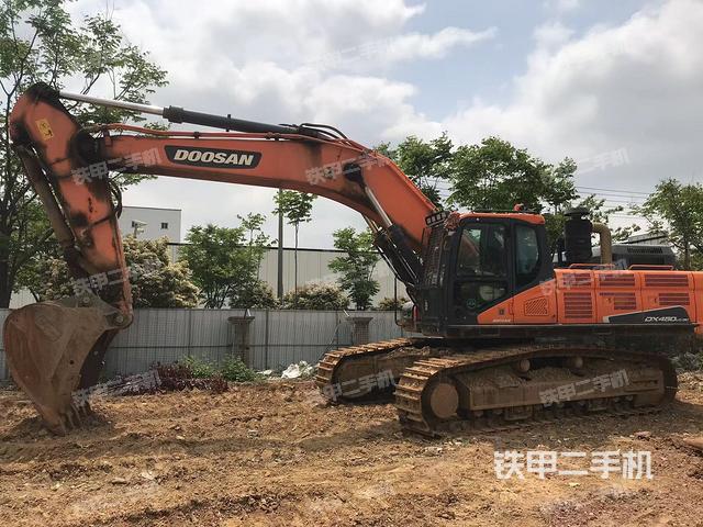 斗山DX450LC-9C挖掘机
