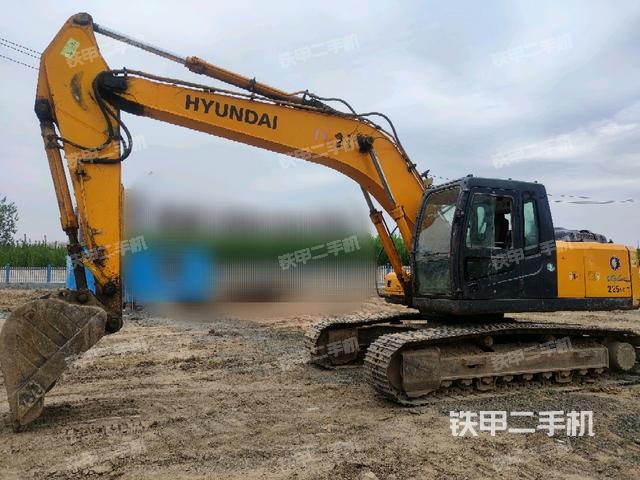 现代R225LC-7挖掘机