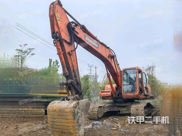 斗山DH220LC-7挖掘机