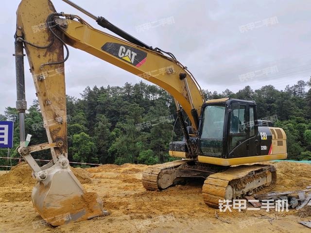 卡特彼勒320D2液压挖掘机