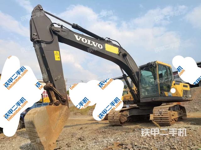 沃尔沃EC210D挖掘机