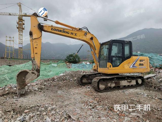 龙工LG6135挖掘机