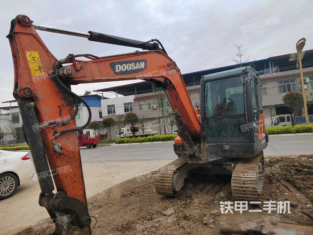 斗山DX55-9C挖掘机