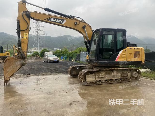 三一重工SY135C挖掘机