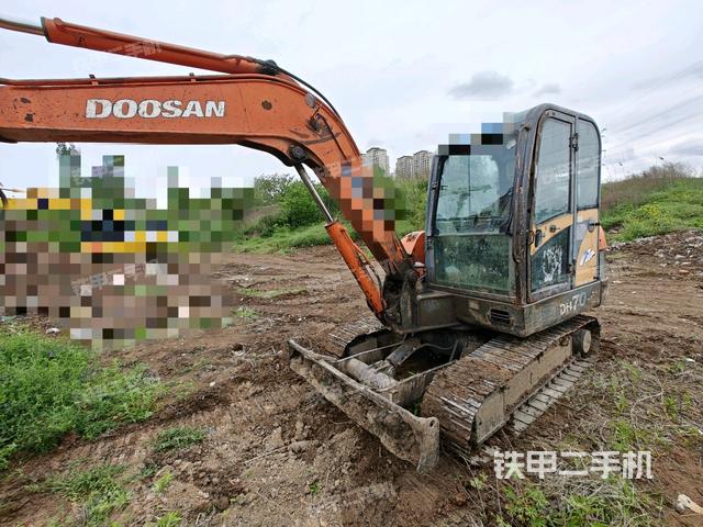 斗山DH60-7挖掘机