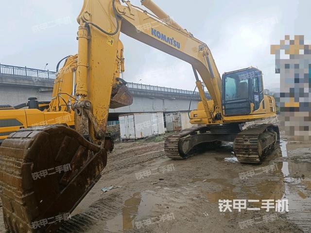 小松PC270-8挖掘机