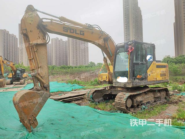 山东临工E6135F挖掘机
