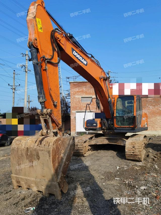 斗山DX220LC-9C挖掘机