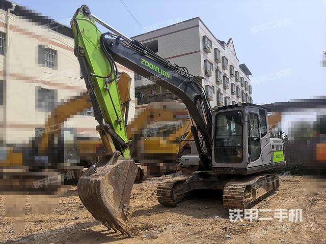 中联重科ZE135E-10挖掘机的设备实拍-第2张实拍照片