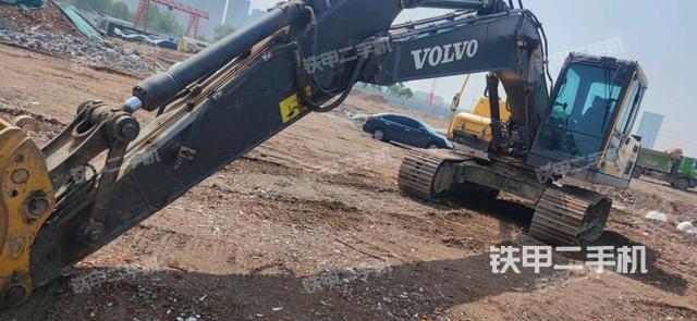 沃尔沃EC200 D挖掘机