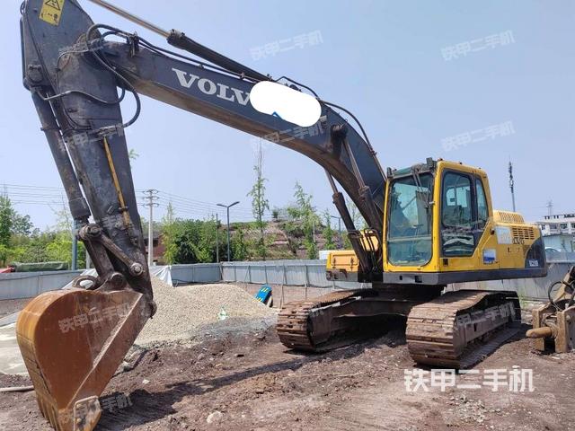 沃尔沃EC210B挖掘机