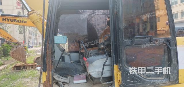 驾驶室整体（整机外观）