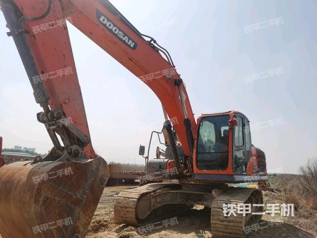 斗山DX230LC-9C挖掘機(jī)