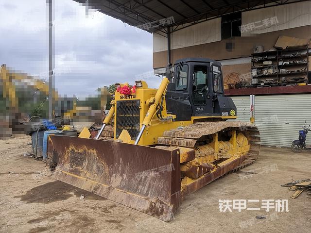 山推SD16L湿地型推土机
