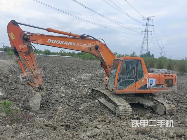 斗山DH225LC-7挖掘机