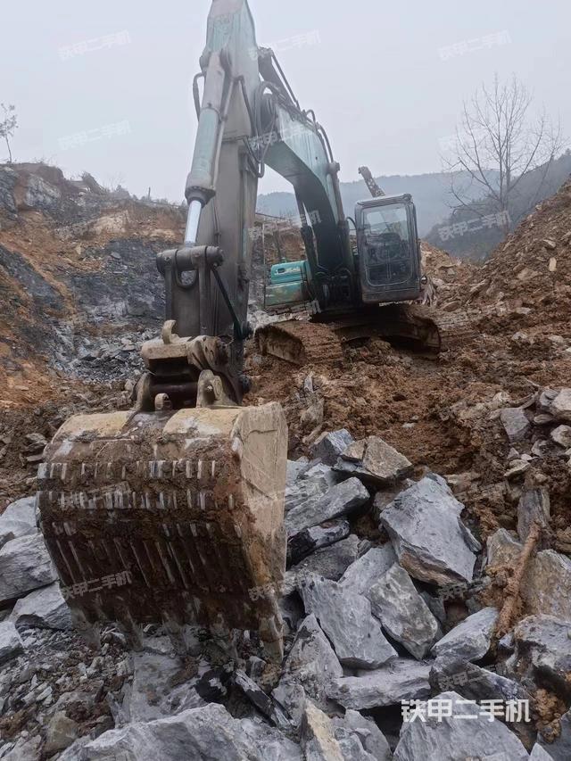 神鋼SK250-8挖掘機(jī)