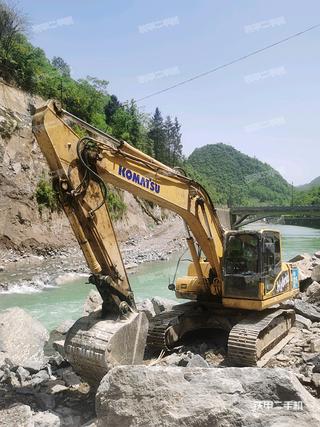 潮州小松HB205-1挖掘机实拍图片