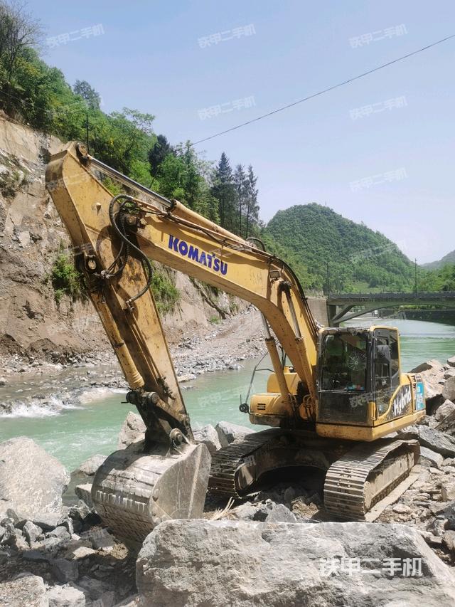 小松HB205-1挖掘機