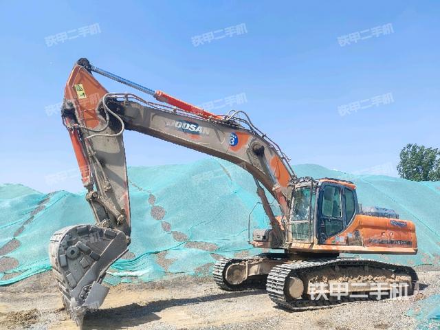 斗山DX380LC挖掘机