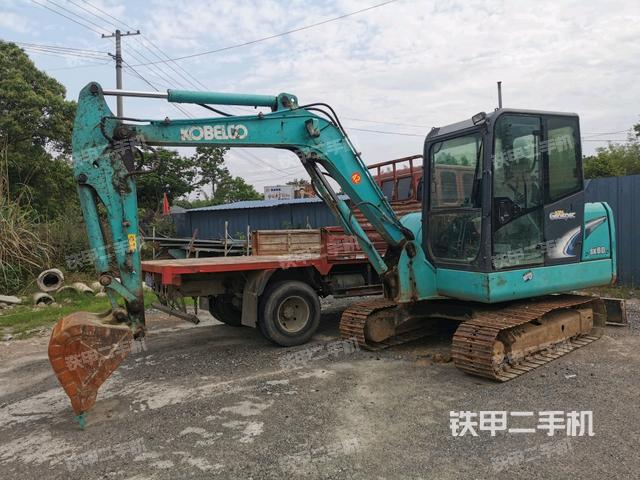 神钢SK60-8挖掘机