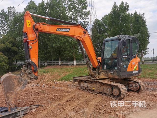斗山DX60E-10挖掘机