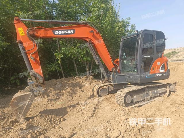 斗山DX55-9C挖掘机