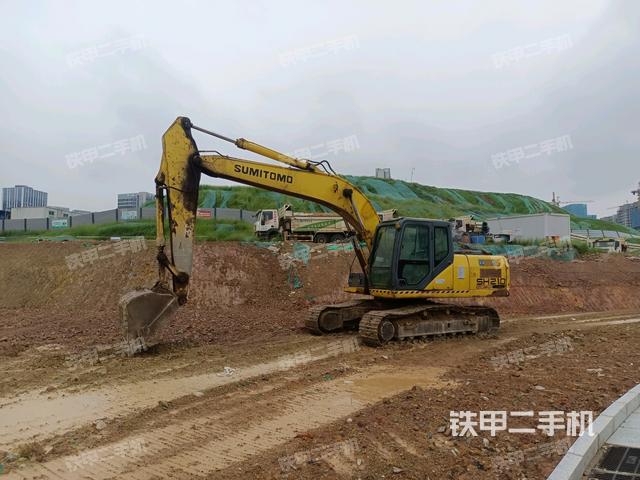 住友SH210-5挖掘机