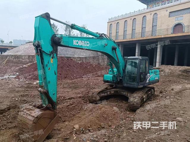 神钢SK260LC-8挖掘机