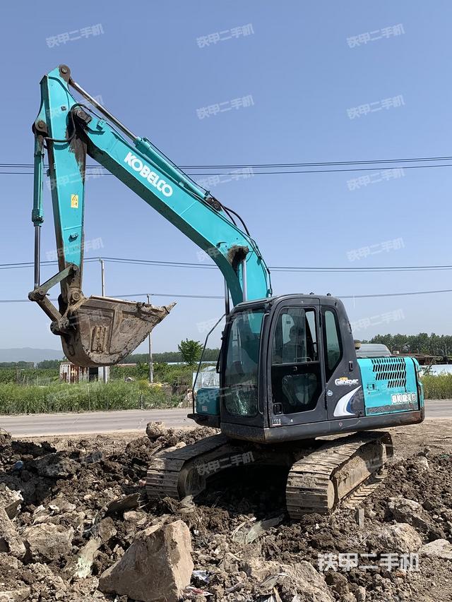 神钢SK140LC-8挖掘机