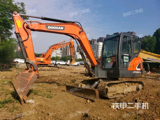 斗山DX55-9C挖掘机