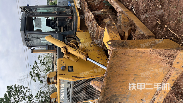 山推SD16标准型推土机