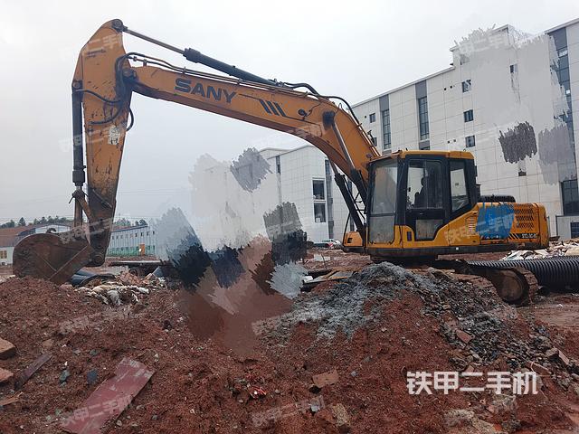 三一重工SY215C挖掘机