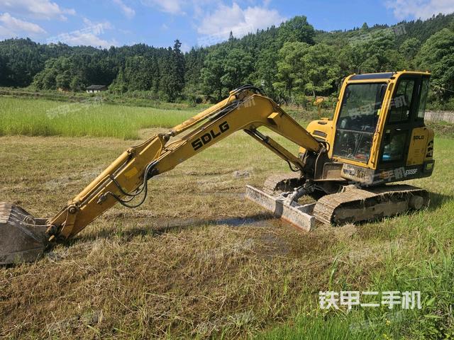 山东临工E655F挖掘机