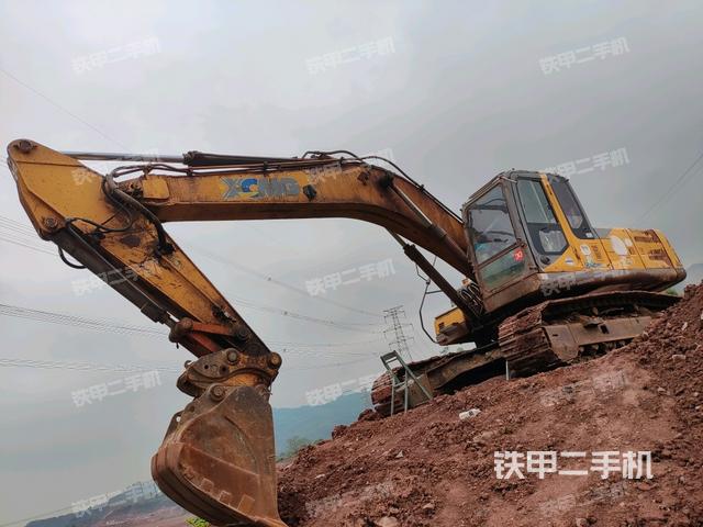 徐工XE265C挖掘机