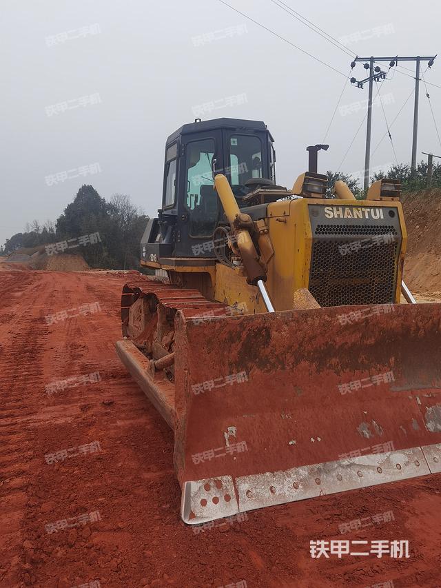 山推SD16标准型推土机