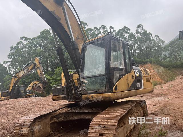 卡特彼勒329D挖掘机