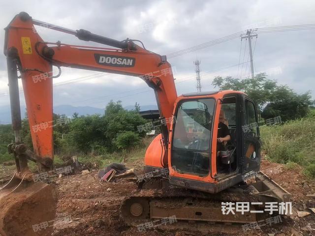 斗山DX75-9C挖掘机