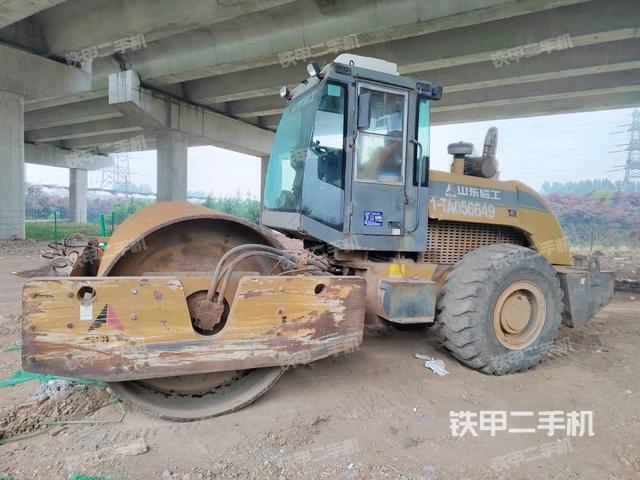 山东临工RS8220压路机