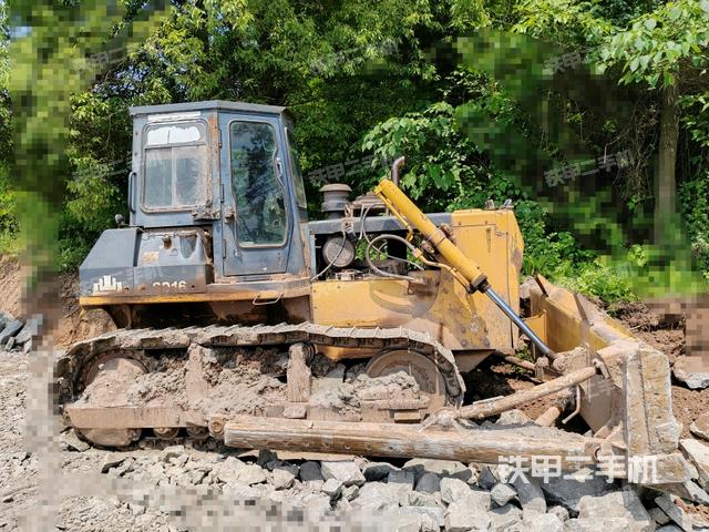 山推SD16标准型推土机