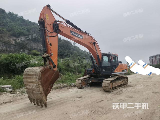斗山DX380LC-9C挖掘机