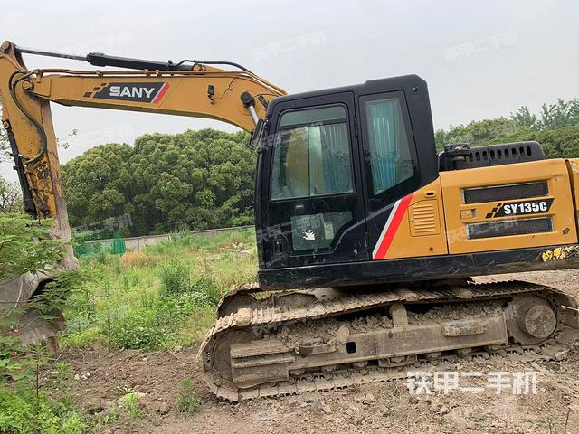三一重工SY135C挖掘机