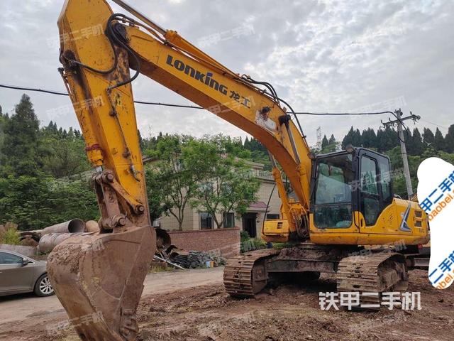 龙工LG6225E挖掘机