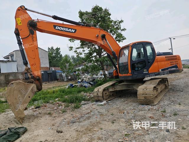 斗山DX220LC-9C挖掘机