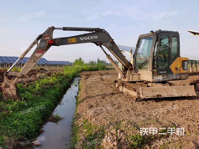 沃尔沃EC55D挖掘机