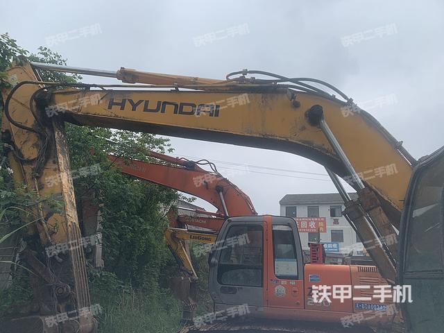 现代R215-7挖掘机
